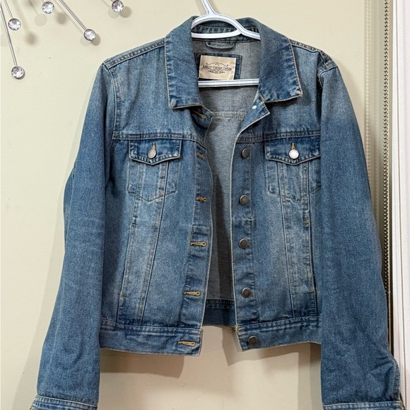 Blue Cropped Jean Jacket with Contrast Stitching - Picture 2 of 5